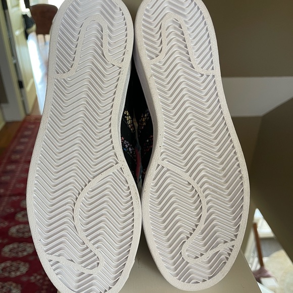 Adidas superstar womens shoes!! - Picture 3 of 8